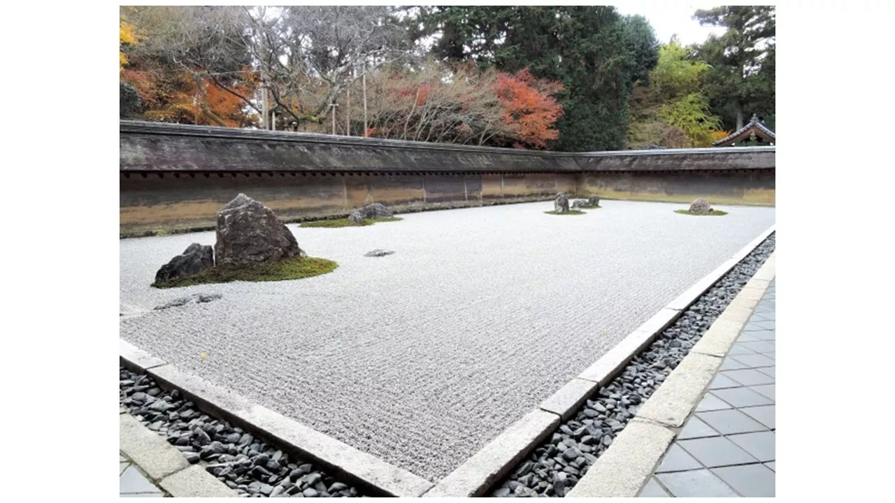 枯山水庭園——龍安寺